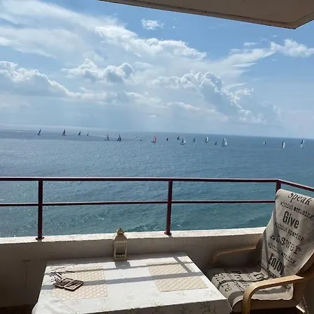 Sea Front Terrace 1 Bedroom Apt Apartamento