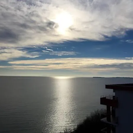 Sea Front Terrace 1 Bedroom Apt Apartment *