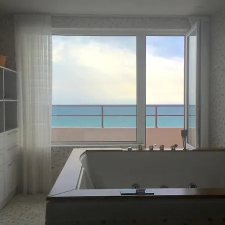 Sea Front Terrace 1 Bedroom Apt Apartment *